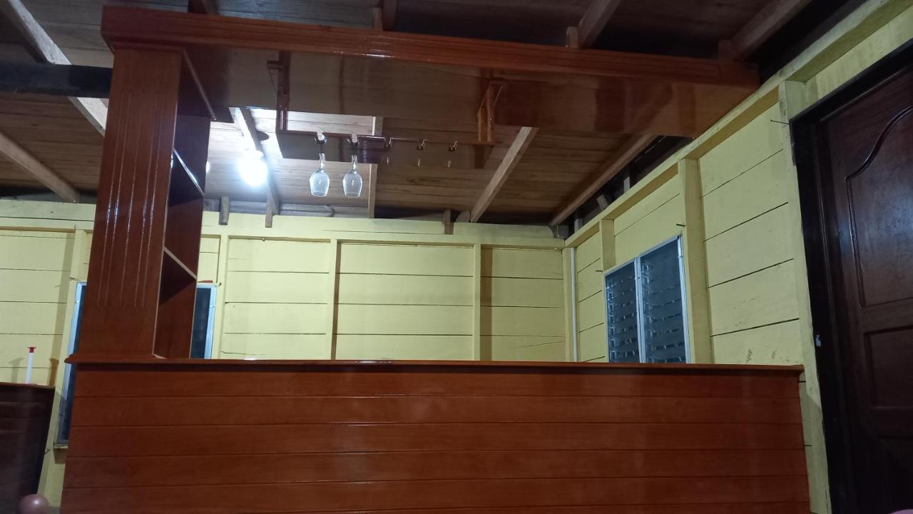 Готель Casa Manati Лівінґстон Екстер'єр фото