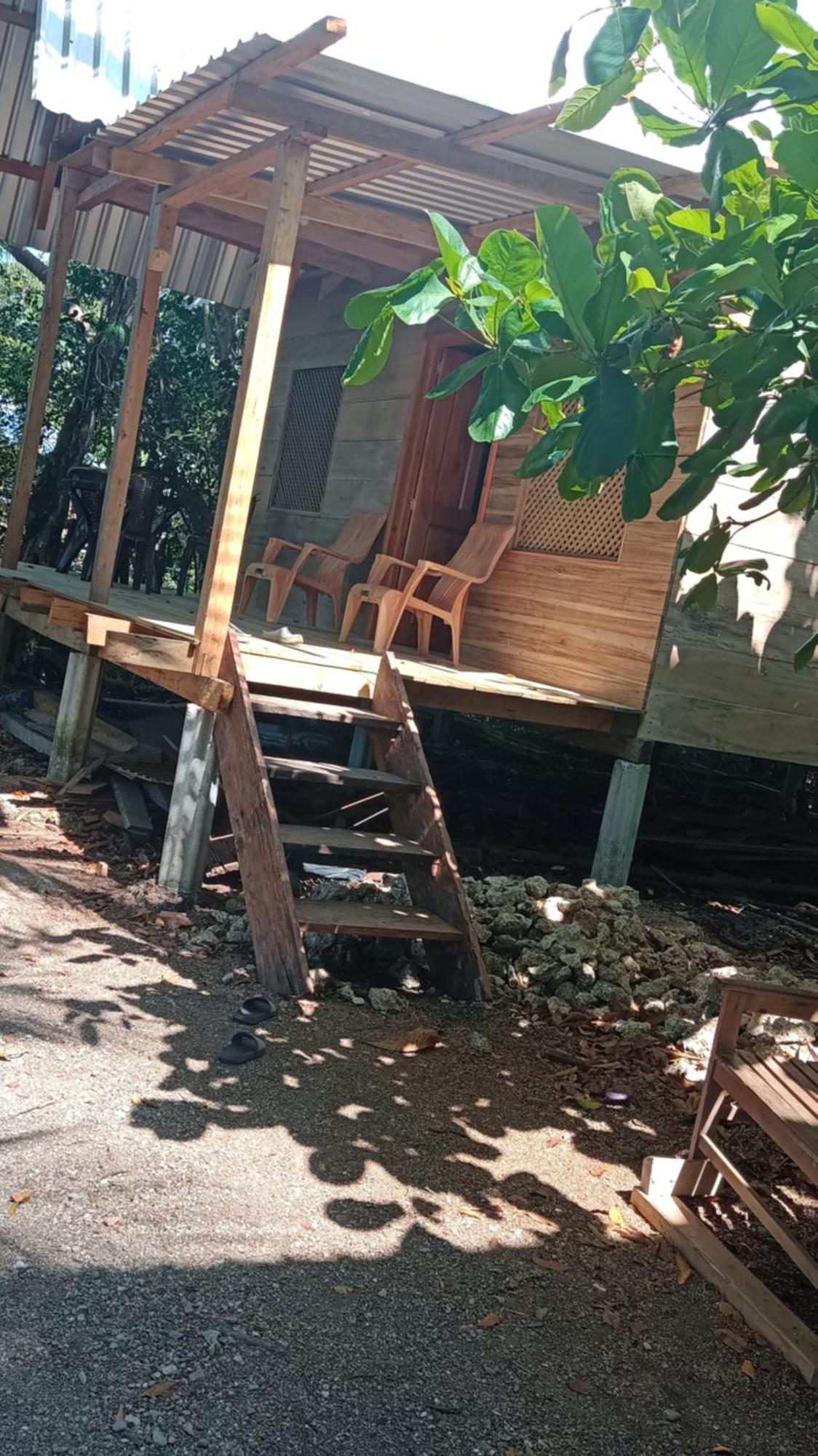 Готель Casa Manati Лівінґстон Екстер'єр фото